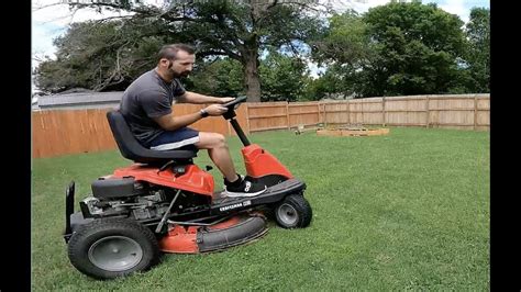 Shop CRAFTSMAN R110 30-in 10.5-HP Gas Riding Lawn Mowerundefined 