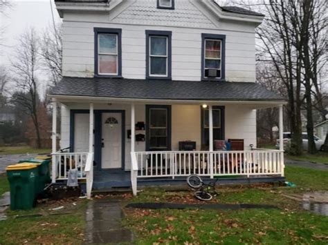 Craigslist apartments ellenville ny. Rent your own house with yard and driveway. Full basement. Pets under 20 lbs considered on a case-by-case basis. Excellent rental references and proof of ability to pay rent on time are required.... 