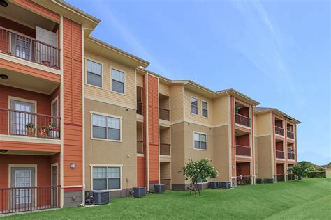 mcallen apartments / housing for rent "apartments for rent" - craigslist ... House for Rent - 1617 EBONY AVE MCALLEN, TX 78504. $775. Summerwinds. $800. 1512 Phoenix ...