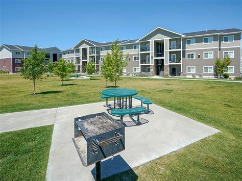 When you rent an apartment in Helena, you can expect to pay as little as $1,407 or as much as $1,593, depending on the location and the size of the apartment. What is the average rent of a 1 bedroom apartment in Helena, MT?. 