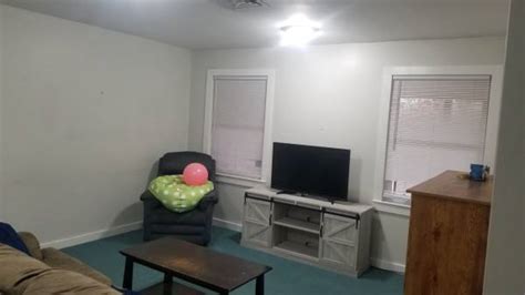 Spacious 1 Bed/ 1 Bath Apt in a great buildin