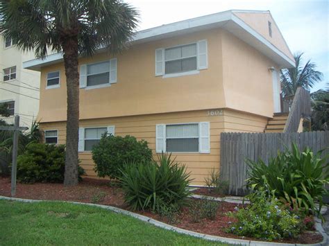 Oct 12, 2023 · - This charming 2-bedroom, 1-bathroom apartment located in the coveted Cocoa Pineridge complex is now available for rent. Nestled just moments away from the …. Craigslist cocoa beach florida
