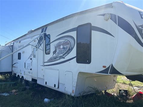 Craigslist elkridge. 2011 Elkridge Express 5th Wheel - $10,000 (SANTA FE) 2011 Elkridge Express 5th Wheel. -. $10,000. (SANTA FE) 2011 Heartland Elkridge Express 29ft. 5th wheel. 1 owner, 4 new tires with less than 700 miles. Camper is in very good to excellent condition inside and out. Comes with ground deploy solar panel trickle charger. 