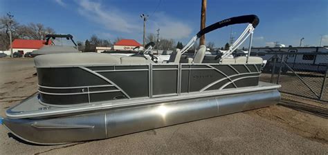 Craigslist fargo boats. length overall (LOA): 14. make / manufacturer: Lund. propulsion type: power. Used fishing boat, motor, and lift. Seats need repair. Motor works. Boat floats! do NOT contact me with unsolicited services or offers. post id: 7663788966. 