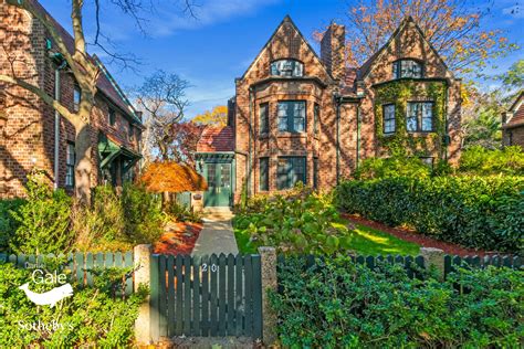 Homes Near Forest Hills, New York, NY. We found 16 more homes matching your filters just outside Forest Hills. Use arrow keys to navigate. $2,998,000. Studio. 4ba. 6,380 sqft. 7928 Metropolitan Ave, Middle Village, NY 11379. Listing by: Terrace Sotheby's International Realty. Use arrow keys to navigate.. 