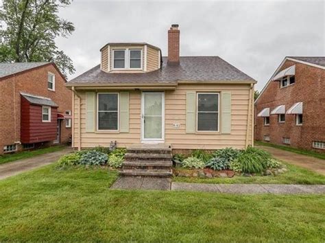 craigslist Real Estate - By Owner in Cleveland, OH. see also. 11720 Edgewater drive, $48. ... House for rent. $2,100. Beachwood Ohio Great Fixer Upper Single $29K. $0. Cleveland Tri plex on river with or without extra buildable land ... Parma ohio Fixxer Upper In need of a rehab $$ $27,000. Cleveland .... 