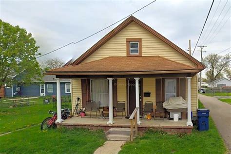 House for rent in Piqua. Quick look. 1114 Vine St, Piqua, OH 45356. Outdoor Space | Oven. 2 beds. 1 bath. $1,150. Tour. Check availability. 3d ago. Apartment for …. 