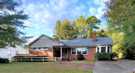 Houses for Rent in Kinston, NC. Living in Kinston, NC could be the perfect match for you and your loved ones. Enjoy visiting local destinations like the CSS Neuse Civil War Interpretive Center, and dining at establishments such as Peach House Restaurant, or explore Neuseway Nature Park or Pearson Park.. 