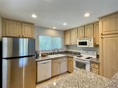 $2,935 / 2br - 1025ft 2 - 2/2 BR, 2nd Floor, Call Now, Near Parks and Free Tennis Courts! (Lake Forest) 23333 Ridge Route Drive, Lake Forest, CA 92630 ‹ image 1 of 5 ›. 