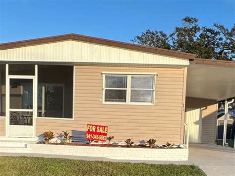 Immaculate 3-Bedroom Home with Upgraded Kitchen in Poinciana! Must-