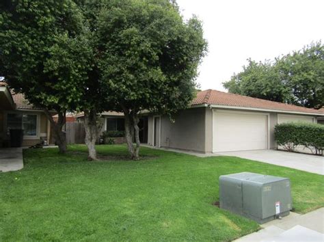 craigslist Rooms & Shares in Santa Maria, CA. see also. ... Room for rent in Lompoc. $800. Lompoc Half of furnished estate house available for male adult. $750. santa ... .