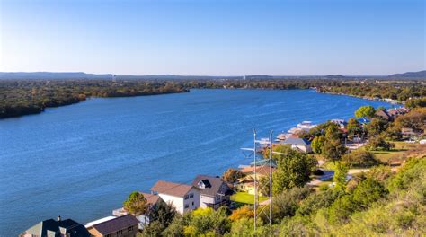 Craigslist marble falls tx. Where To Stay In Austin, Texas: 8 Hotels & Vacation Rentals. 1. WorldMark Marble Falls (from USD 126) Show all photos. With an incredible view of the Colorado River, WorldMark Marble Falls is a great option in Marble Falls. Each of its air-conditioned rooms have a sofa bed, a flat-screen TV, WiFi, a coffee and tea maker, and a full kitchen. 