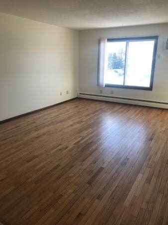 Craigslist mpls mn apartments. 1 Bedroom. $1,572. 706 sqft. 2 Bedrooms. $2,209. 1002 sqft. Fantastic location in the Implement Row district of Minneapolis. Residents can enjoy units with a washer/dryer hookup, patio/balcony, ice maker and hardwood floors. This luxury community features pool, sauna, yoga classes, hot tub and more. 