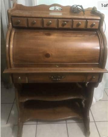 Craigslist mt airy. A beautiful matched pair of well made bookcases. Beautiful moldings on shelfs and fronts. Bottom double door cabinet with inter adjustible shelf. Four upper shelves. Cherry finish. Adjustable feet.... 