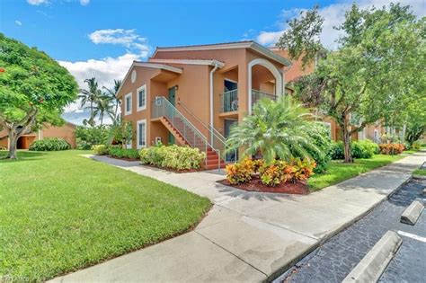 The average rent price in Naples, FL for a 2 bedroom apartment is $4500 per month. Naples average rent price is above the average national apartment rent price which is $1750 per month. Aside from rent price, the cost of living in Naples is also important to know. Cost of living includes but is not limited to: groceries, gas, utilities, water .... 