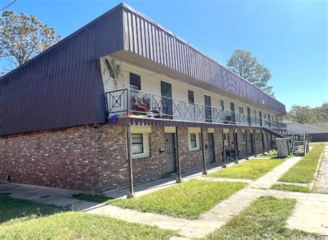 For more information, please call 870-534-3578 or 870-692-9460. Looking for a 2 Bedroom 1 Bath Apartment look no further. Eagle Pointe Apartments located at 2601 S. Olive Street Pine Bluff AR have a couple up for grabs TOTALLY REMODELED!!!!!!. 