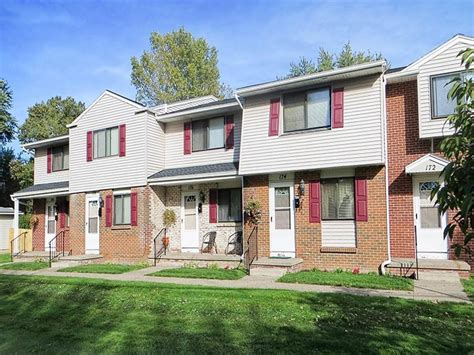Craigslist rochester ny apartments for rent. Come Home to Parkwood Manor w/FREE CABLE AND WIFI. 10/4 · 2br 800ft2 · Hilton. $1,436. hide. no image. 2 bedroom walk out basement. 9/14 · 2br 1000ft2 · Hilton. 