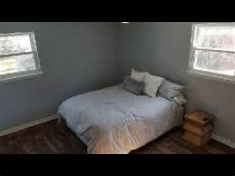 Total space is 440 sqft: bedroom (11'x11') with closet and TV, bat