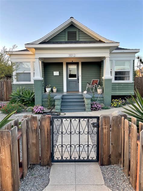 Craigslist san diego house rent. 2 BED/ 2 BATH APARTMENT WITH W/D HOOKUPS. 10/24 · 2br 1007ft2 · Spring Valley. $2,895. hide. show duplicates. 1 - 120 of 3,866. east SD county apartments / housing for rent - craigslist. 