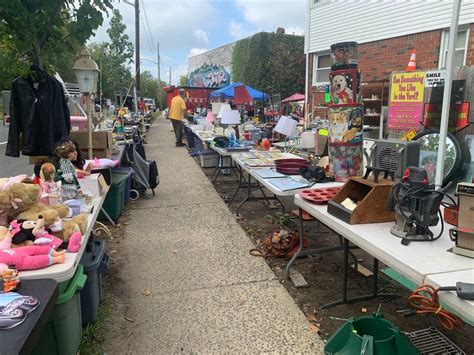 Garage Sale Sat & Sun May 4th & 5th. 10-3pm Corner of Kessel St and 68th Ave Forest Hills (Queens) NY, 11375 Kitchenware, Home Decor, Clothes, Furniture Bicycles and more!… → Read More. Posted on Tue, Apr 30, 2024 in Forest Hills, NY. Sat, May 4. Add sale to route.. 