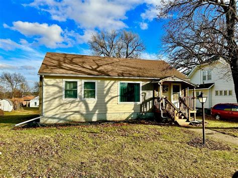 Trenton MO Real Estate & Homes For Sale. 19 results. Sort: Homes for You. 429 W 12th St, Trenton, MO 64683. CENTURY 21 TEAM ELITE. $139,900. 4 bds; 2 ba; 1,911 sqft . 
