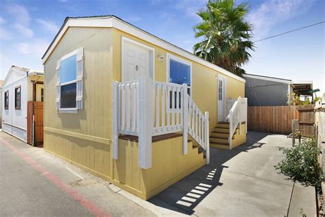 craigslist Housing "van nuys" in Los Angeles. see also. 1 Bedroom in Van Nuys | Picnic Area | A/C | SS Appliances | Renovated. $2,195. ... 6805 Louise Ave Van Nuys Ca 91406 Oh my! What a gorgeous place! See this 1 bed, 1 bath for yourself! $1,794. Sherman Oaks A touch of modern living: 1 BR, 480 Sq Ft. ...