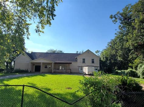 Sort. $3,125,000 • 118 acres. 5 beds. 7150 FM 3012 Road, Wharton, TX, 77488, Wharton County. Country living at its best! This ranch lies one (1) hour west of Houston on paved road FM 3012. A spacious 5 bedroom/3.5 bath home, 80'x80' entertainment facility, trophy deer hunting, fishing, wading pool with water fall, nature trails, high fenced .... Craigslist wharton tx