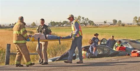 Crash in Huntley sends three to hospital, shuts down …