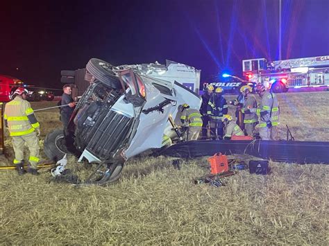Crash involving 2 18-wheelers shuts down roadways, part of I-35 in Georgetown