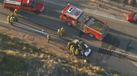 Crash involving overturned big rig kills 1, injures 5 in Los Angeles County