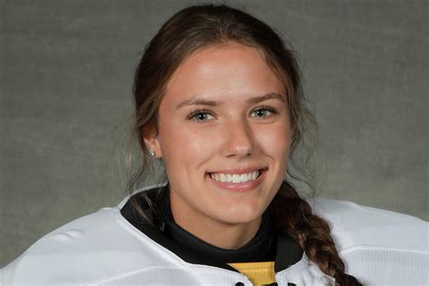 Crash kills Gustavus women’s hockey player from Little Canada, injures 3 teammates