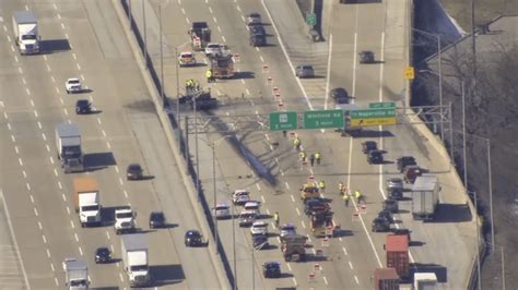 Crash on I-88 closes all lanes between exits 24, 25