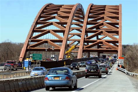 Crash on the Twin Bridges causes lane closure