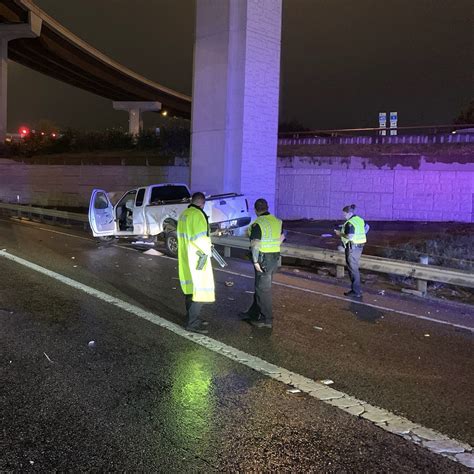 Crash shuts down I-35 frontage road in Round Rock