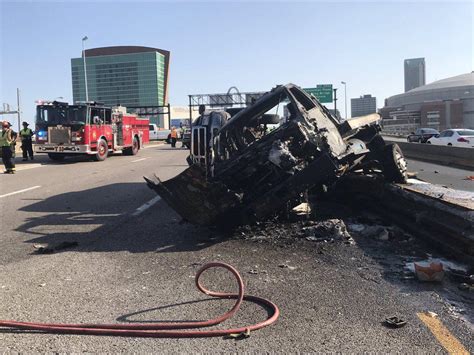 Crash with bus kills man on I-44 near Six Flags