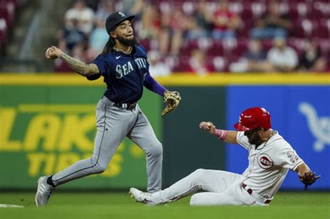 Crawford, Raleigh fuel big inning in Mariners 8-4 win over Reds