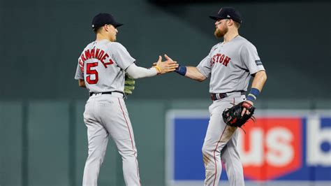 Crawford’s scoreless gem and Arroyo’s career night extend Red Sox win streak to 6