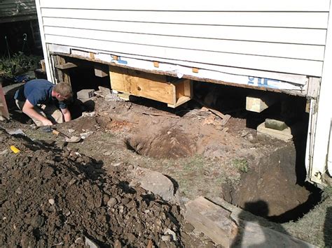 Crawl space foundation repair. May 20, 2022 ... Pros of Crawl Space Foundations · Easy access to home systems for repair, like plumbing and electrical · Putting an addition to the home can be ... 