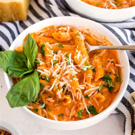 Creamy Penne Alla Vodka - Lemon Blossoms