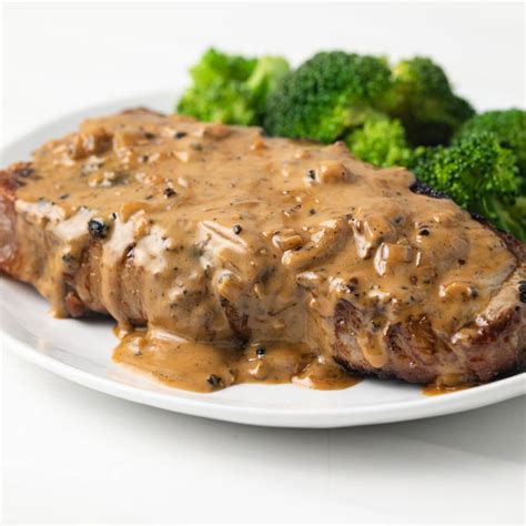 Creamy Peppercorn Sauce - Sauce Fanatic