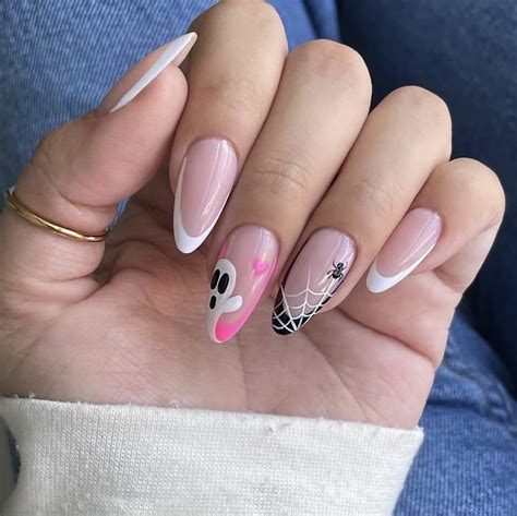Welcome to our nail salon 34109 - Creative Nails Spa is a fun & vibrant nail salon located in Naples, FL 34109. Whether you need a repair or a whole new style, our technicians will give you a look that not only makes you feel great about your nails but also will get the attention of others.. 