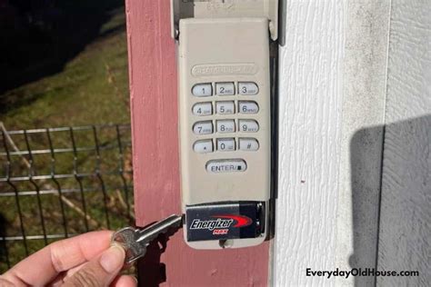 Creative ways to hide spare keys - Pinterest