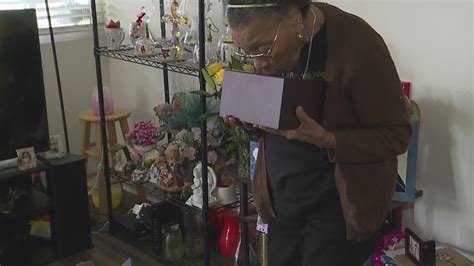 Cremation delay concerns widow planning memorial