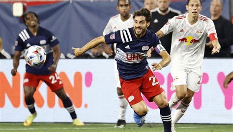 Crew put end to Revolution’s 15-match unbeaten run at home with 2-1 victory