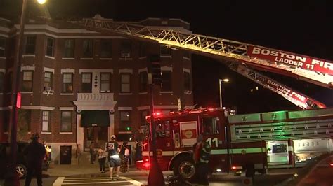 Crews investigating apartment fire on Comm. Ave.