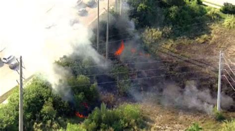 Crews put out small brush fire in Miramar