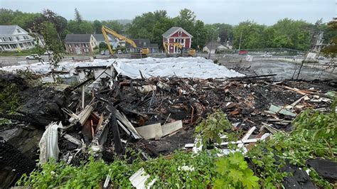 Crews respond after fire breaks out at church in Spencer, Mass.