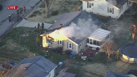 Crews responding to Alton, Illinois house fire