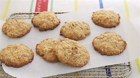 Crispy Oatmeal Coconut Cookies Recipe - BettyCrocker.com