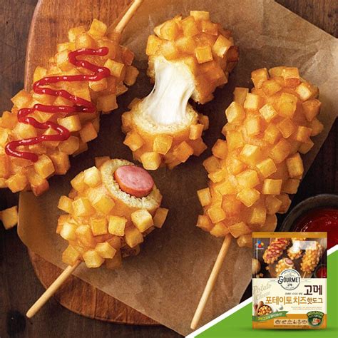 Crispy potato corn dogs. Frozen Corn Dogs. Air fry. Air fry the full-size or regular corn dogs at 370°F ( 188°C) for about 8 minutes. Turn and finish. Turn the corn dogs over and rotate trays if using a convection air fryer, then cook for an additional 2-4 minutes. Cool before serving. 